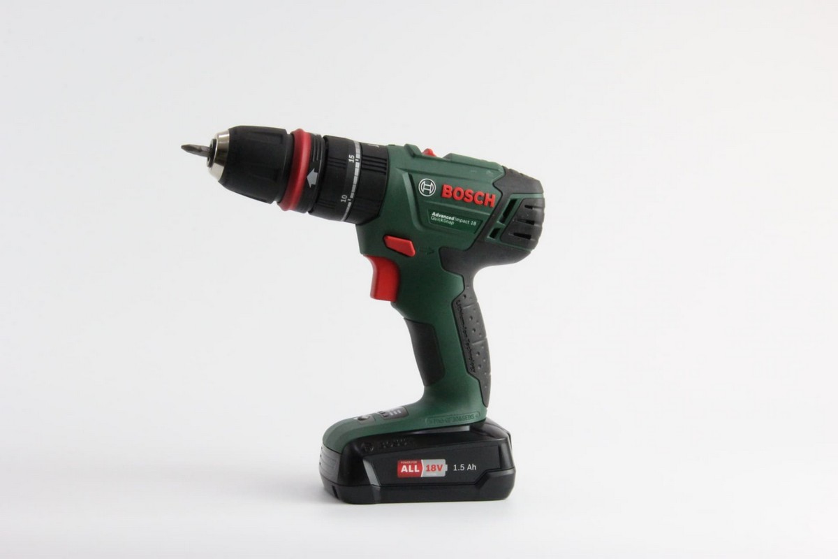 Шуруповерт Bosch AdvancedImpact 18 QuickSnap, Ударный, АКБ, Li-Ion 3,6V, 1,5А*ч, 2 шт., 215 Об/мин, Патрон 10мм, Крут/м 38Н*м, 06039A3401